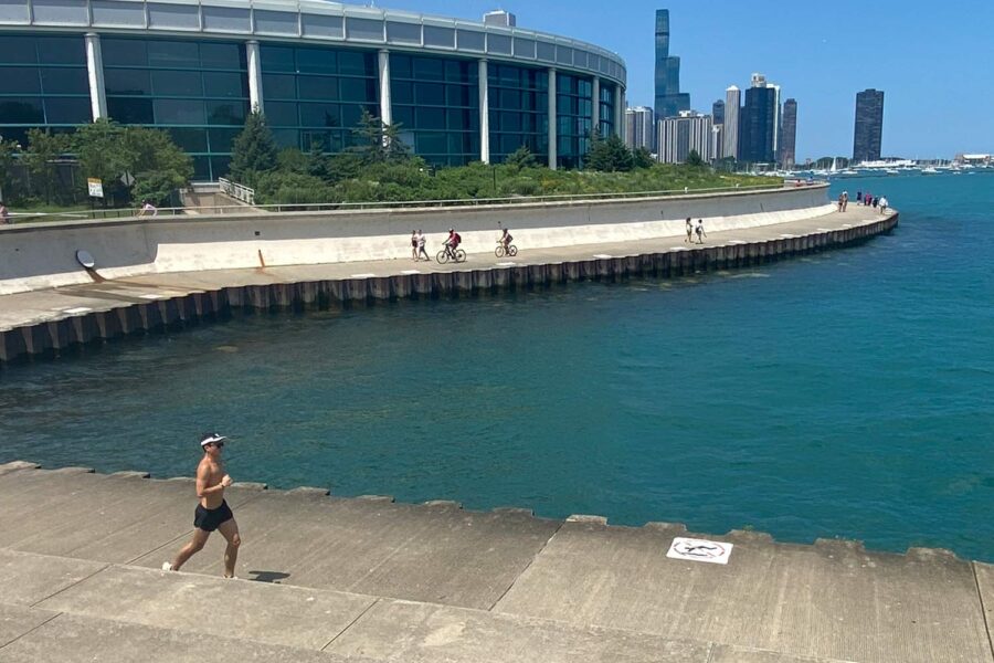 people running on trail in Chicago